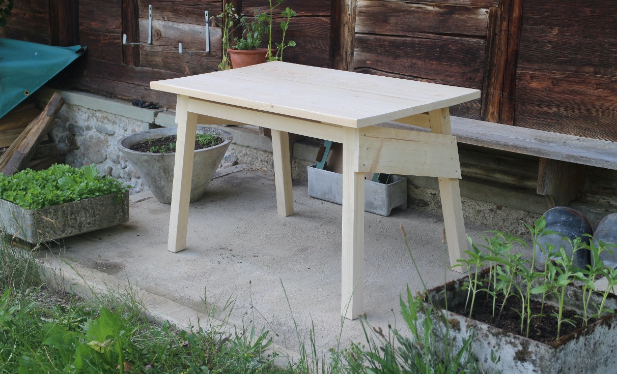 Tisch aus alten Tannenbrettern, 2020